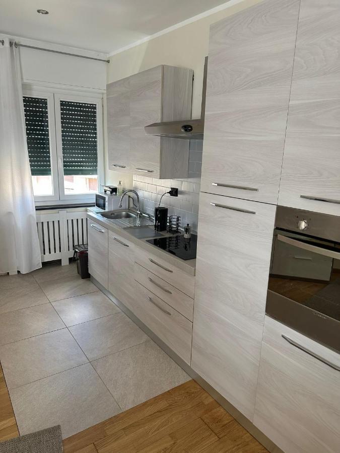 Luxury Center Appartment Novi Ligure Kültér fotó