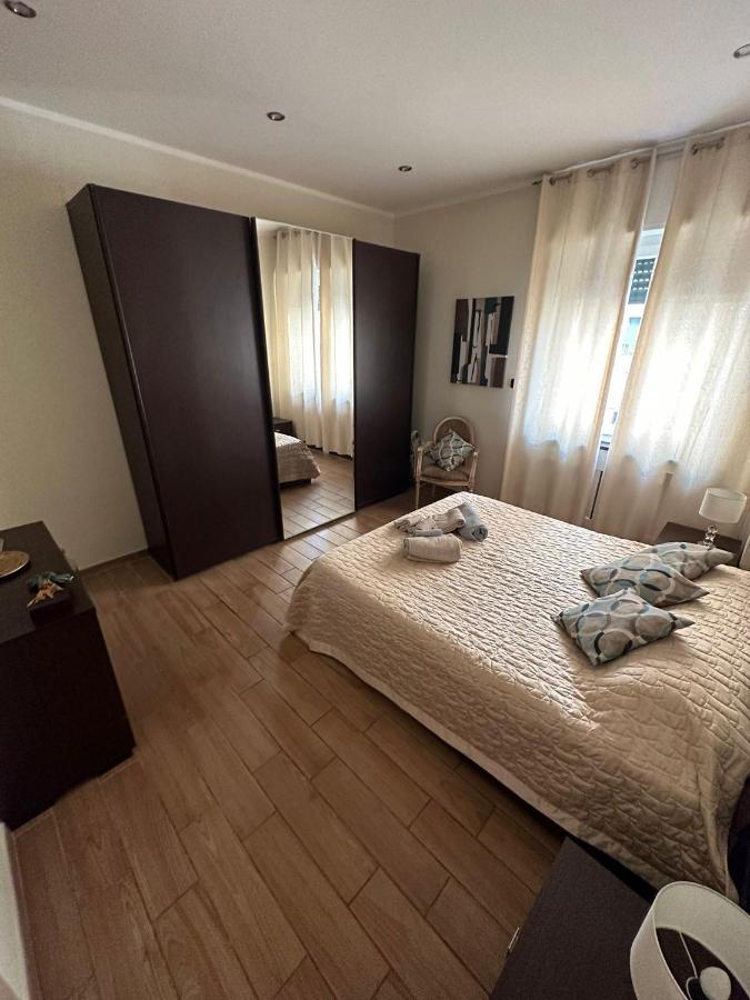 Luxury Center Appartment Novi Ligure Kültér fotó