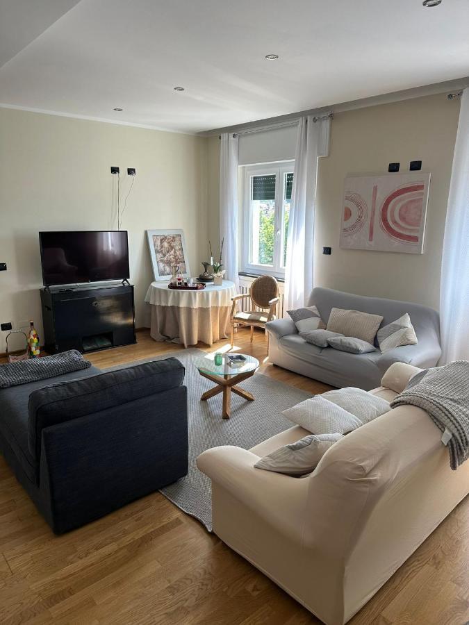 Luxury Center Appartment Novi Ligure Kültér fotó